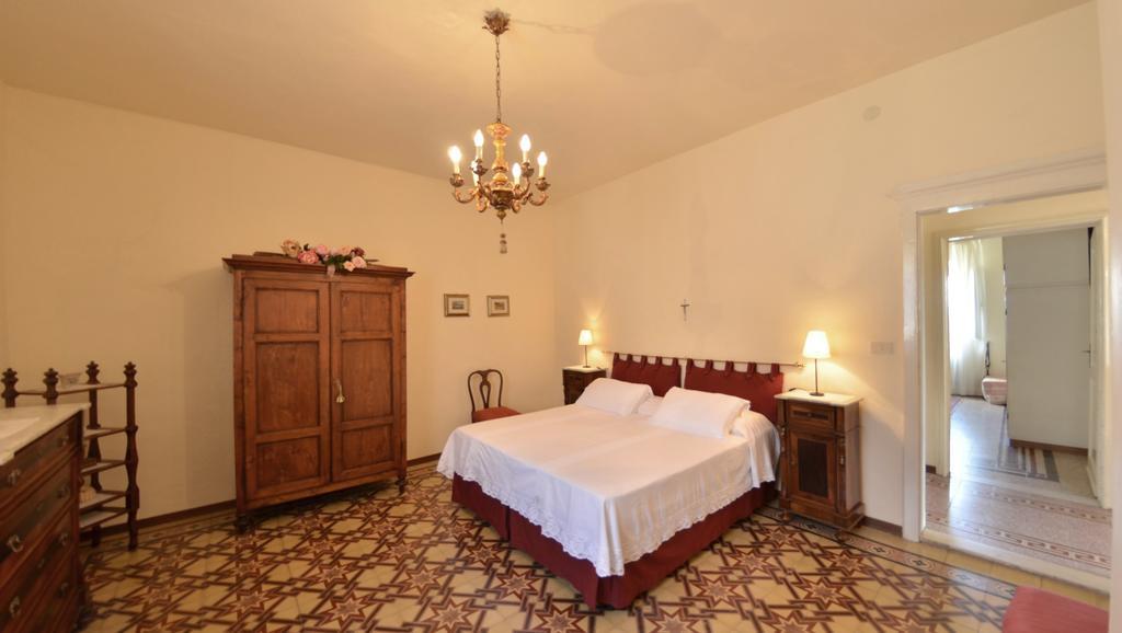 Villa Buonaparte San Miniato Kamer foto