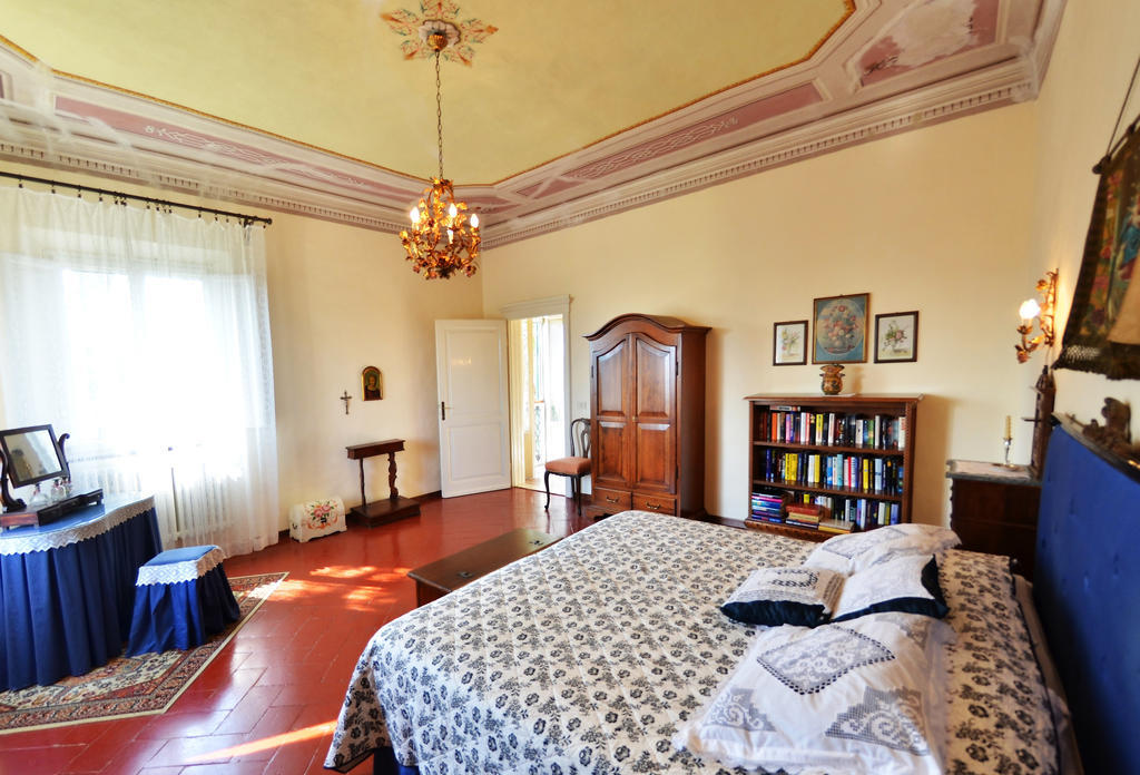 Villa Buonaparte San Miniato Kamer foto